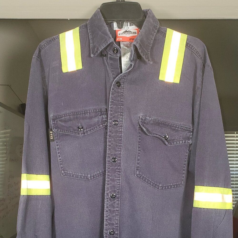 MENS STEEL GUARD FLAME RESISTANT LONG SLEEVE BUTTON UP SHIRT MEDIUM